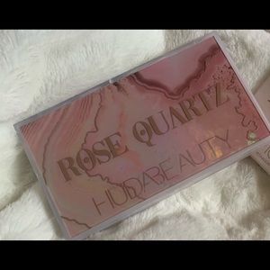 HUDA BEAUTY Rose Quartz Palette
